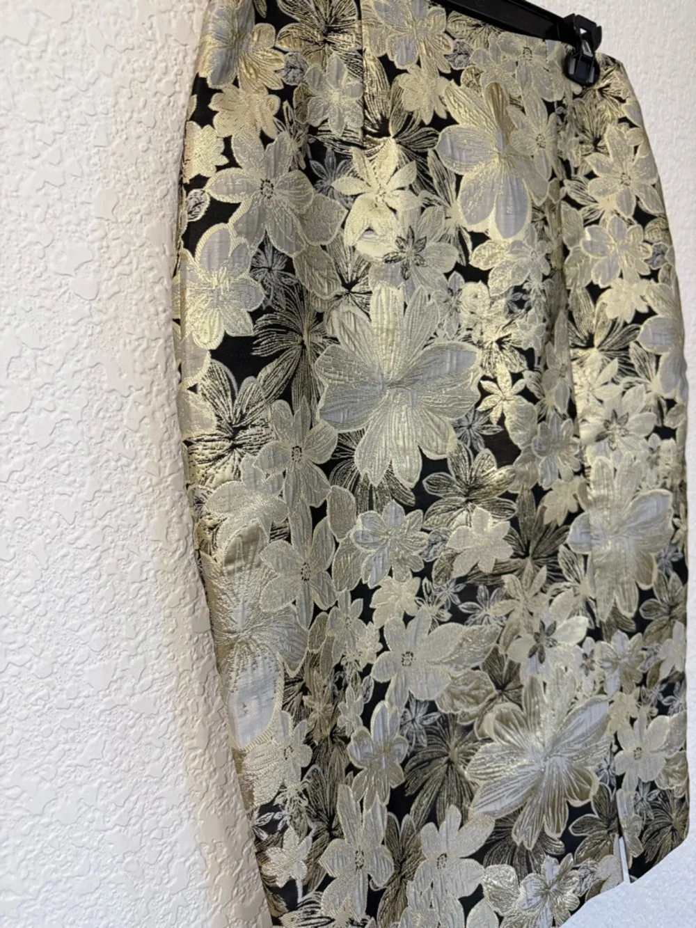 Lulu’s Metallic Gold‎ Floral Pencil Skirt | Evening Glam | Size Medium